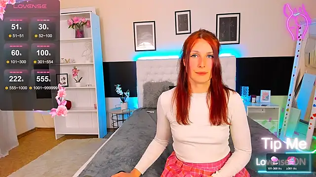 Show modela KiraNeeww na web-kameri