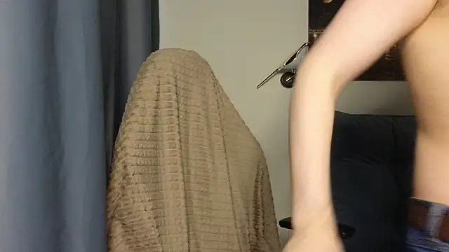 MoreRealAlex Chat XXX in diretta
