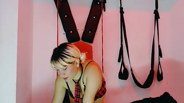 AliceandMax Chat XXX in diretta