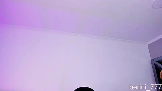 AmberiniHoffman 现场XXX聊天