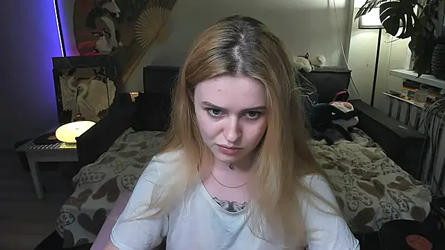 دردشة Alexa_Pirs الجنسية المباشرة