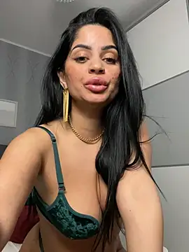 _adelle Adlı Modelin Canlı XXX Sohbeti