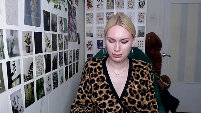 CapriScorpion's Live XXX Chat