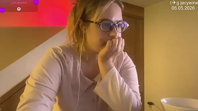 Chatroom XXX en direct de JacyWinslat