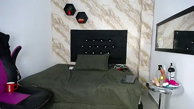 issa__love Adlı Modelin Canlı XXX Sohbeti