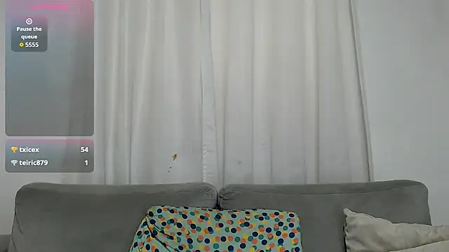 Chat XXX en directo de carolinefantasy_