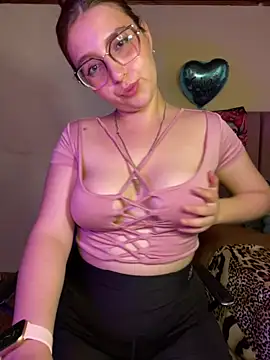 XXX chat uživo modela CoraVibes