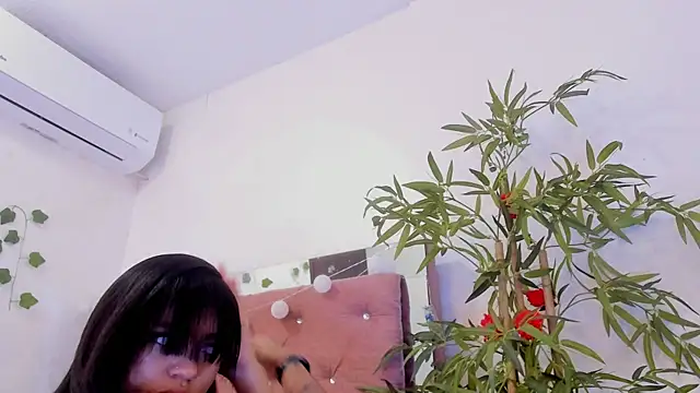 Alaia2 – Naživo XXX chat