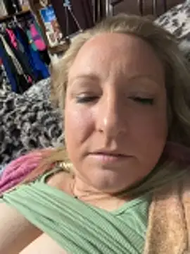 sweetkacibaby webkamerás műsora