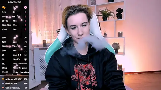 XXX chat uživo modela _Rein_ramm