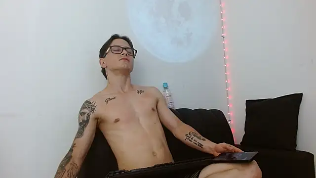 Zeusdark19 Live XXX-Chat