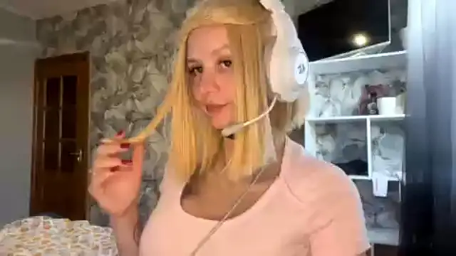 Show modela VictorinaKatzer na web-kameri