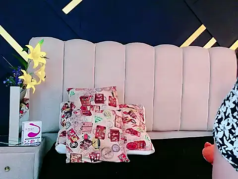 IsadoraSmit live XXX chat