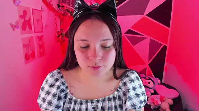 little_emma0's Live XXX Chat