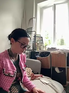 SkinnyLilly Live XXX-Chat
