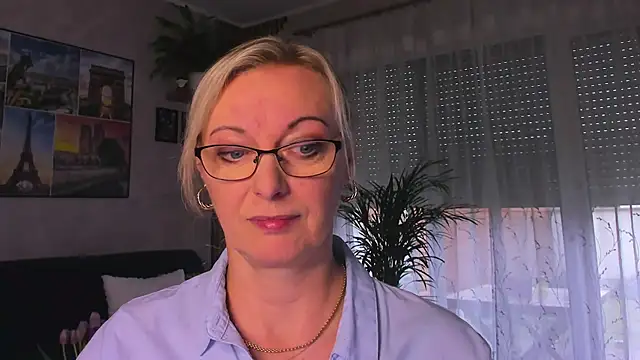 Show modela vanessa_chat na web-kameri