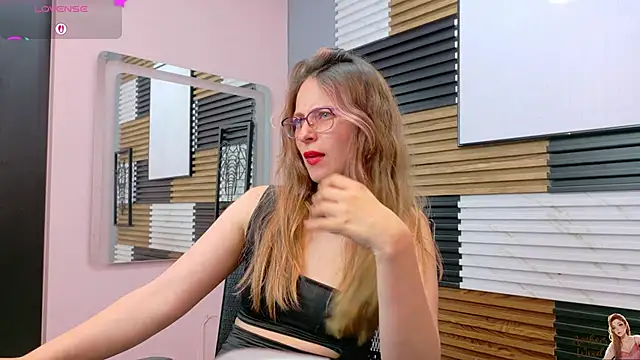 AmbeerWood_'s Live XXX Chat