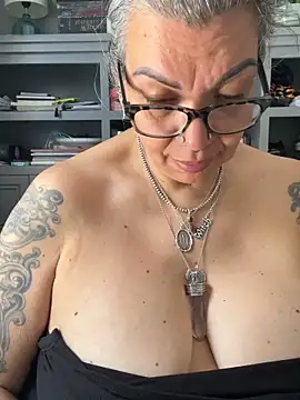 dieseldame1313 Pertunjukan Webcam
