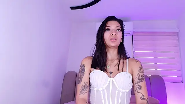 XXX chat uživo modela Marianahernadez_