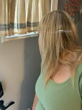 sweetkacibaby webkamerás műsora