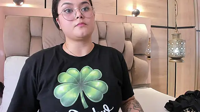 im_mou_'s Live XXX Chat