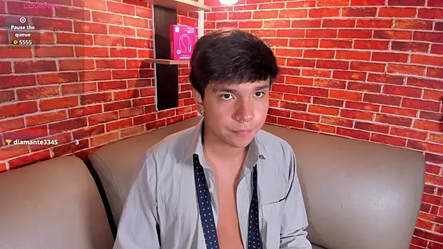 Pertunjukan Kamera Web Thiago_Kozak