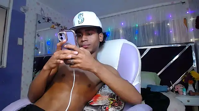 Chat +18 de Santy_bigcock_01 ao vivo