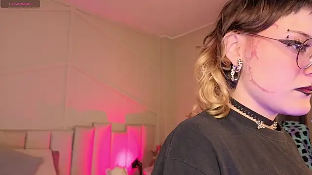 Rossiee_huntt's Live XXX Chat