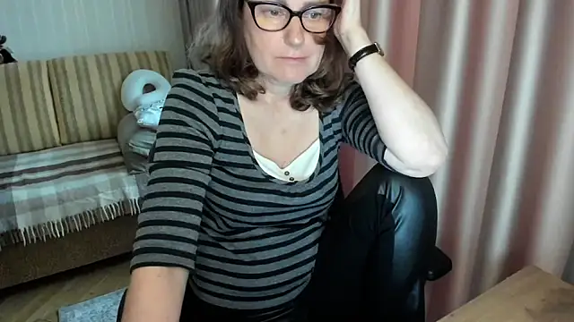 lauraoven's Live XXX Chat