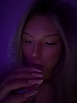 blondeeee Webcam-Show