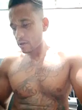Chat +18 de Rodr_go14 ao vivo