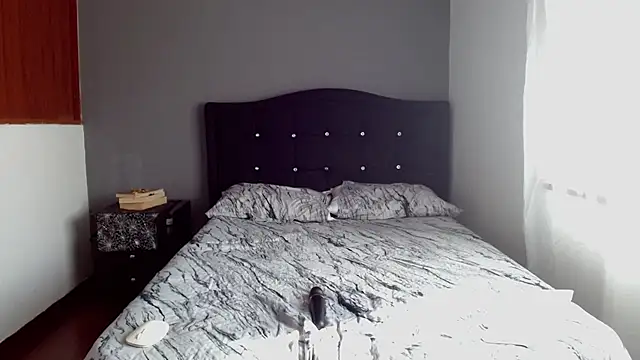 Emilia_1995 라이브 XXX 채팅