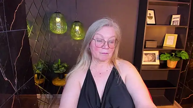 NataliMellow Adlı Modelin Canlı XXX Sohbeti