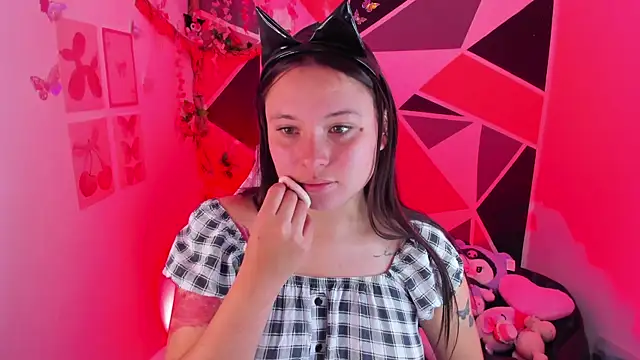 little_emma0's Live XXX Chat