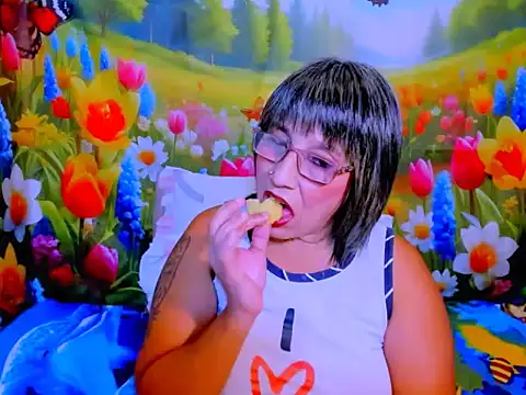 indianroxy's Live XXX Chat