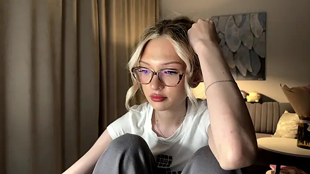 دردشة EvelineMolima الجنسية المباشرة