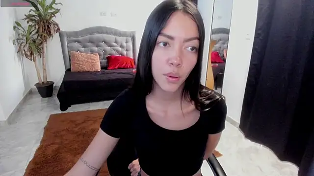fox_valerie Adlı Modelin Canlı XXX Sohbeti