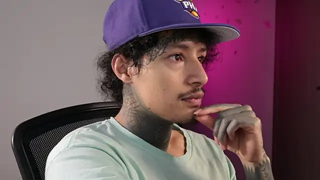 XXX chat uživo modela trieone