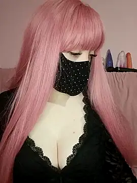 Cutie_Suzie élő XXX-chatje