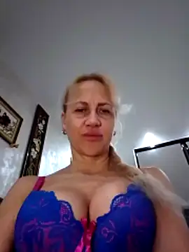 KissMiSveet's Live XXX Chat