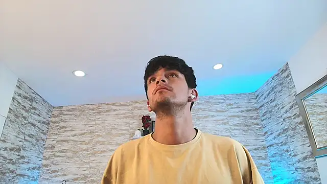 Axel_Draven Adlı Modelin Canlı XXX Sohbeti