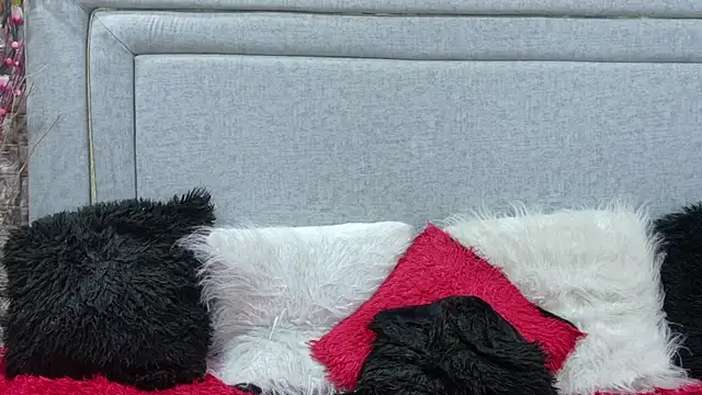 Chat +18 de Naomimolie ao vivo