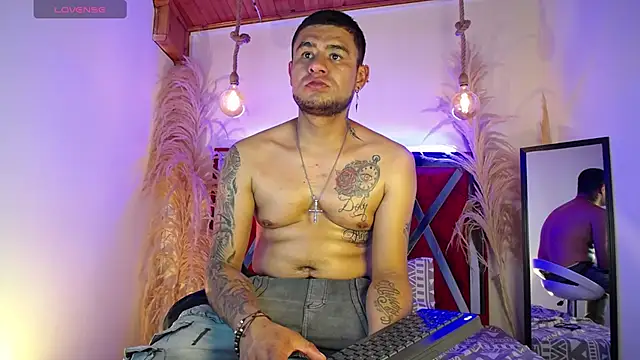 Pokazy przed kamerką – Nickk_21_