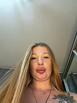 Tatti-Go's Live XXX Chat