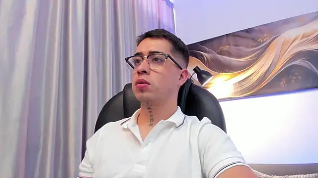 Онлайн чат XXX Tommas_Jhonson