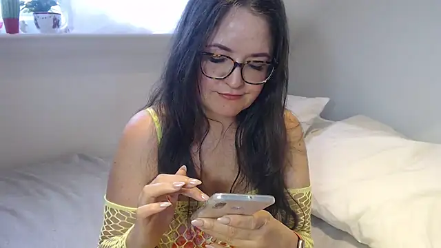 Tilly_Daye Show in webcam