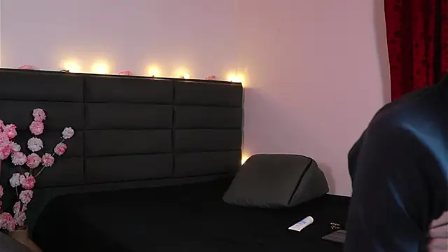 Chat XXX en directo de kathieandpovcock1