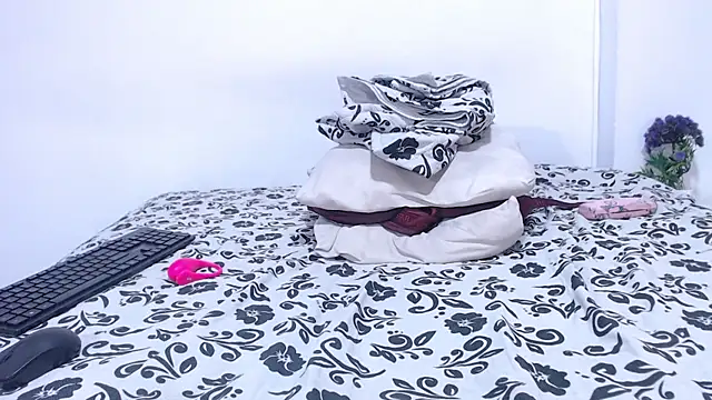 Angelina_fiory – Naživo XXX chat