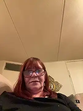 Pokazy przed kamerką – hotlinda45