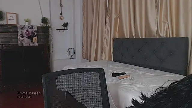 Emma_hassani élő XXX-chatje